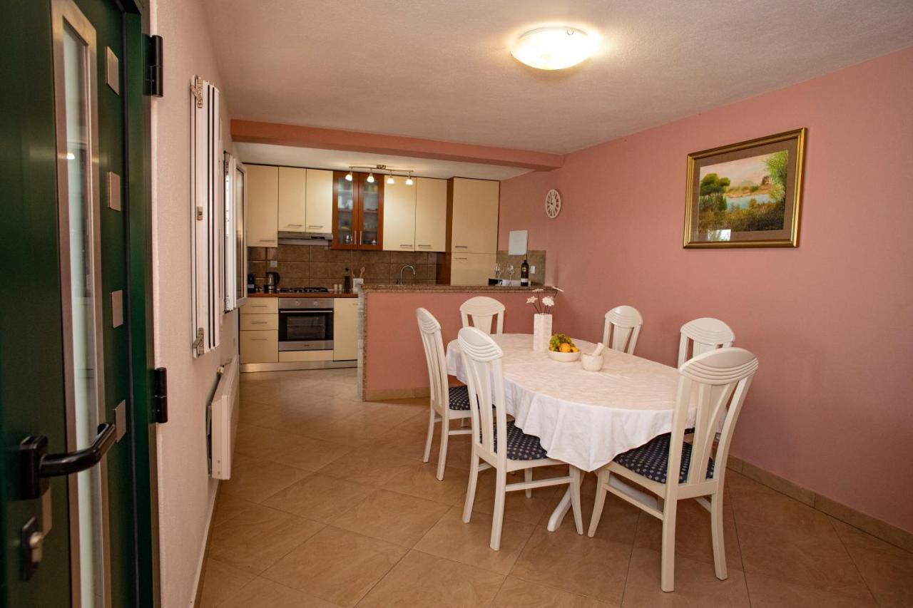 פוצ'ישצ'ה Opg Villa Meri מראה חיצוני תמונה