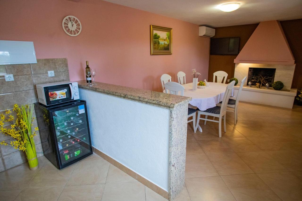 פוצ'ישצ'ה Opg Villa Meri מראה חיצוני תמונה